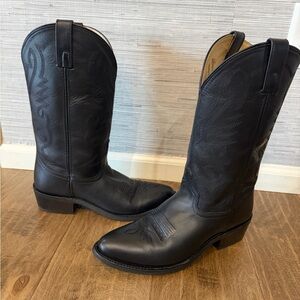 Men’s Classic Black Leather Western Boots, Rocky Mountain Boots, size 8.5